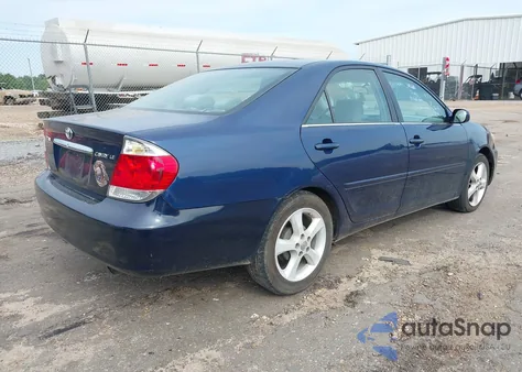 2005 Toyota Camry Le z USA, uszkodzony, nr VIN 4T1BE32K45U398660